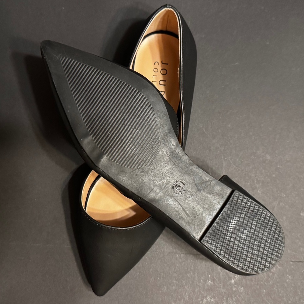 Flats by Journey Collection. Size 6. Black. - Picture 3 of 6